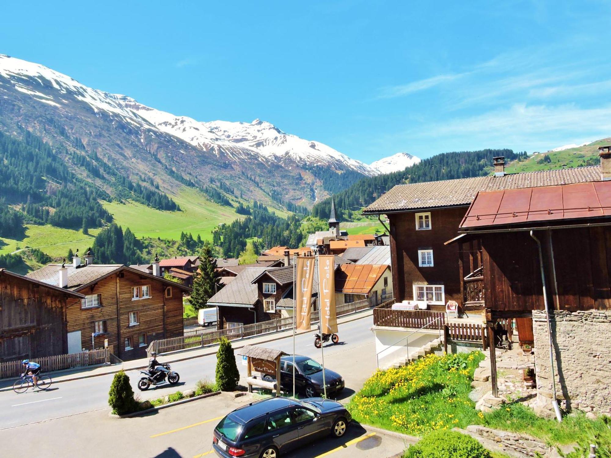 Hotel Posta Sedrun Habitación foto